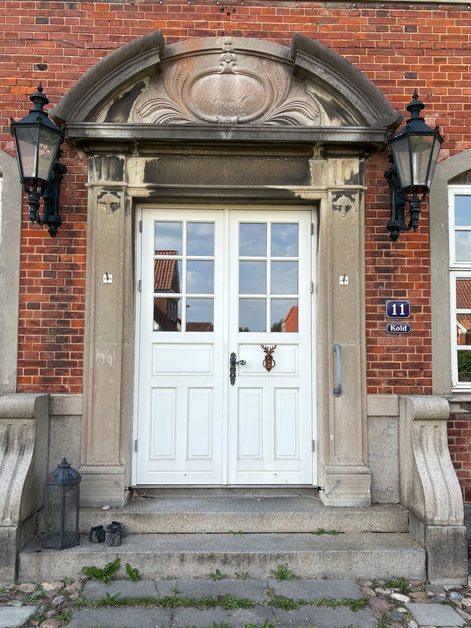 image 02